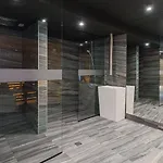Green Apartment Pool Sauna Parking Free
