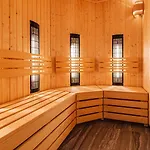 Green Apartment Pool Sauna Parking Free
